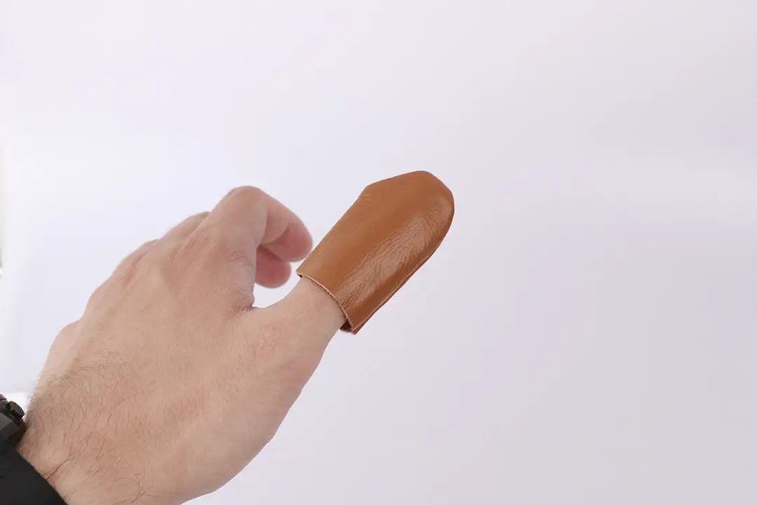 Наперсток для валяння із шкіри великий палець мікс кол 6G-12 Україна