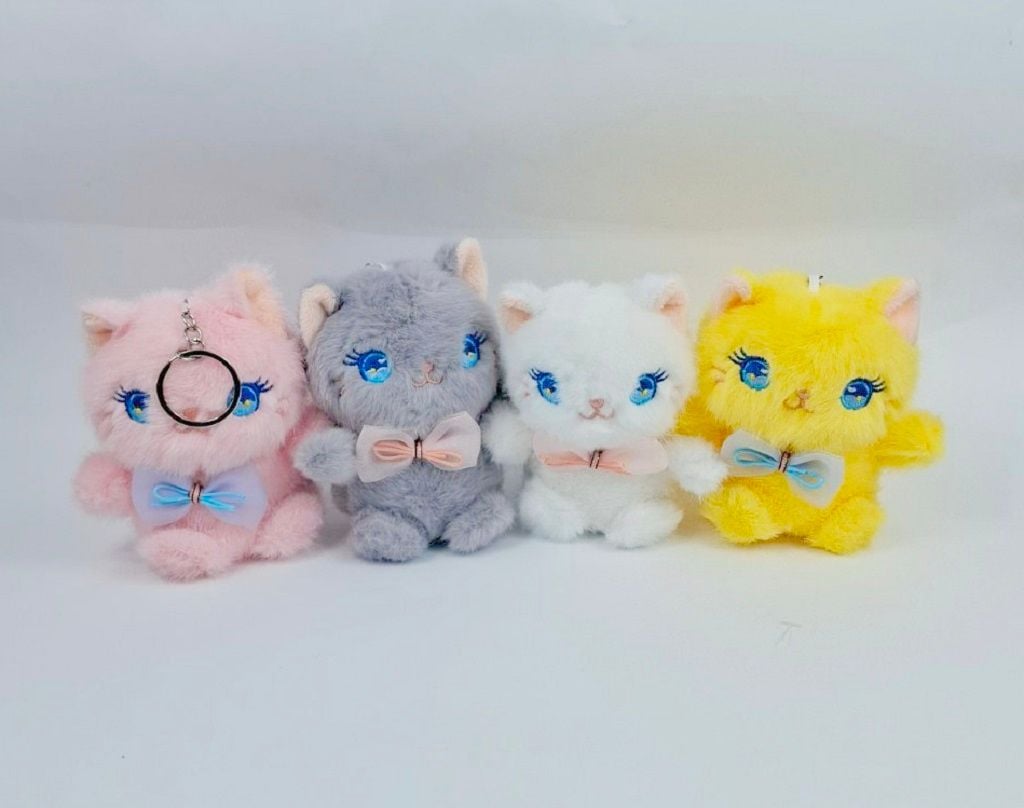 Брелок м'яка іграшка Кіт 12см з бантом тканина стрижене хутро мікс видів 285003 Сонечко