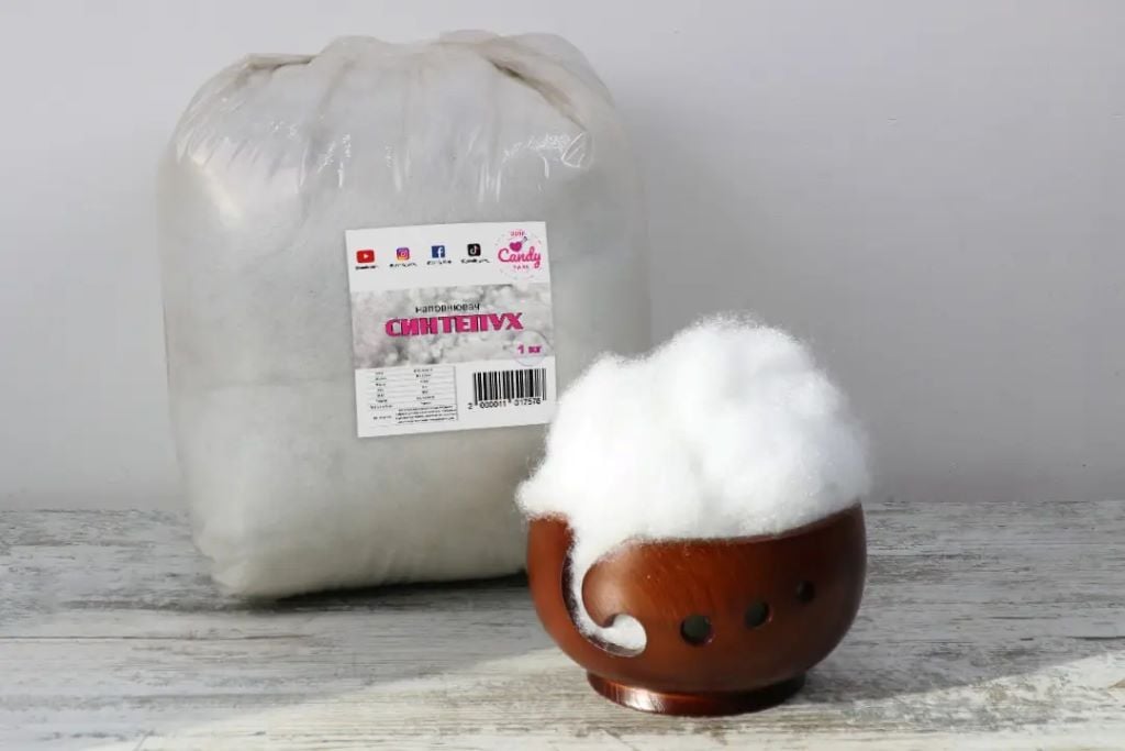 Наповнювач синтепух сіліконовий 1кг для м'яких іграшок та подушок M білий в пакеті 506683 Candy пряжа