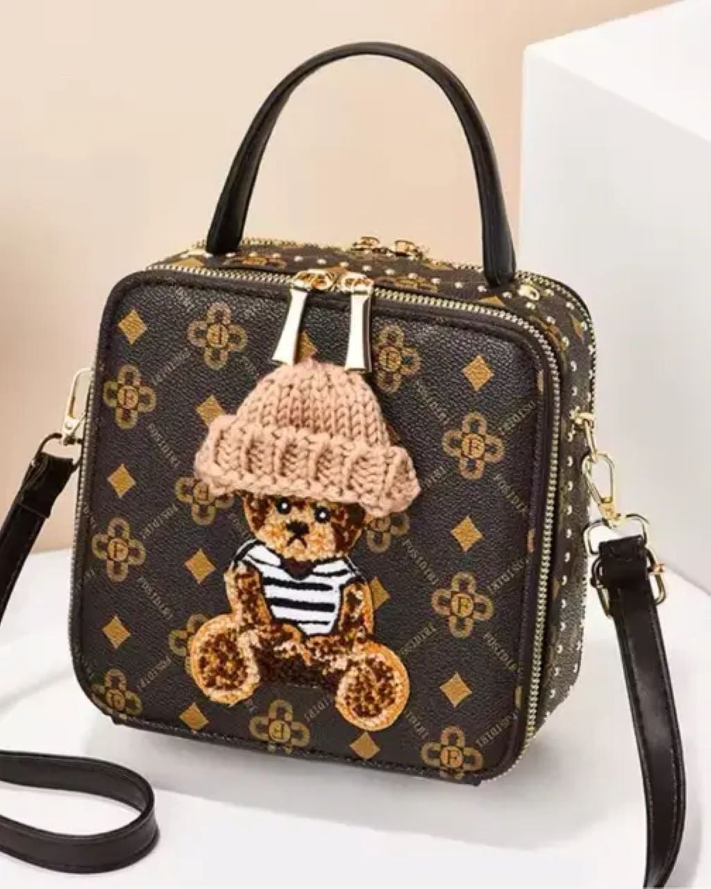 Сумочка Teddi Sweet під бренд на блискавці коротка ручкка ремінець 6166/6020 Китай