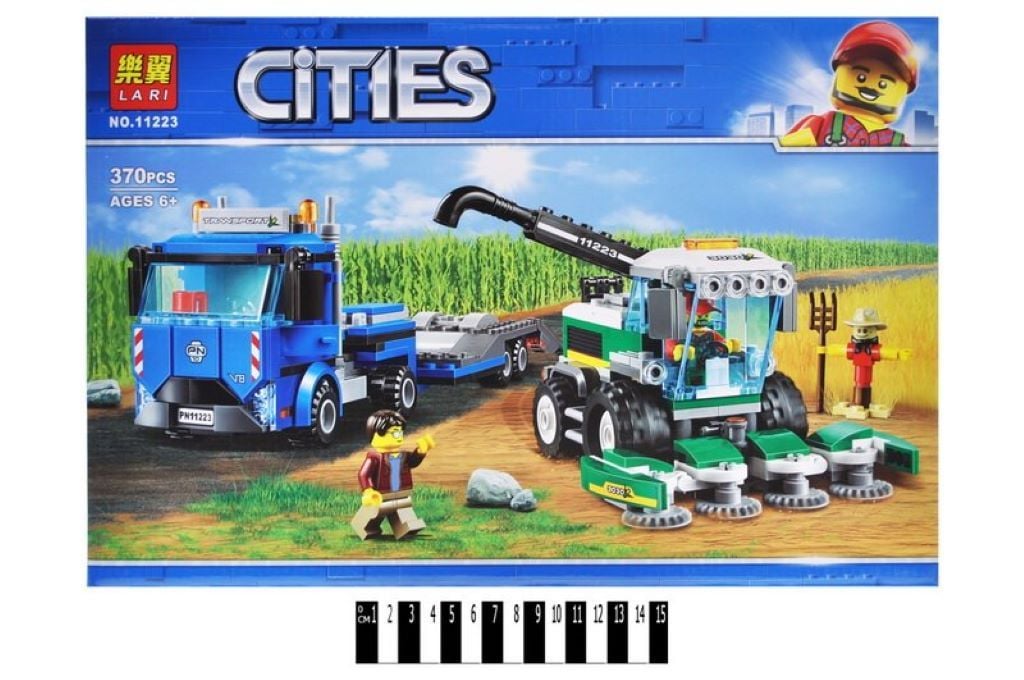 Конструктор типу лего 370детТранспортувальник комбайна в коробці 41*28*6см 11223 Китай