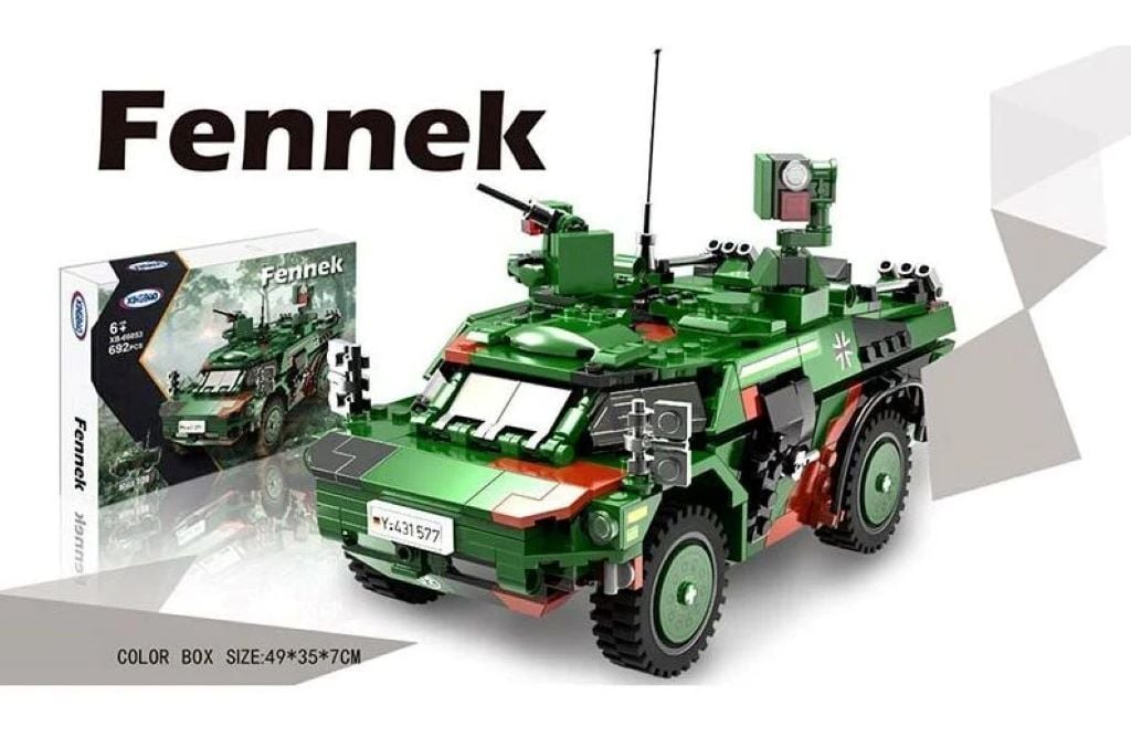 Конструктор типу лего 692д Fennek 1:30 війскова техніка фігурки війскових  коробка 45*33*8см XB-06053 XINGBAO