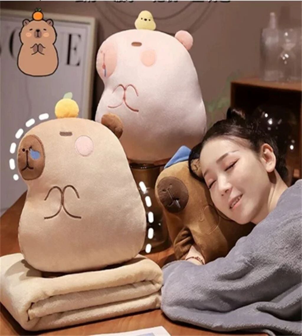 М'яка іграшка Капібара 30 см з пледом 140*190 см муфта плюш рожева M18207 Китай