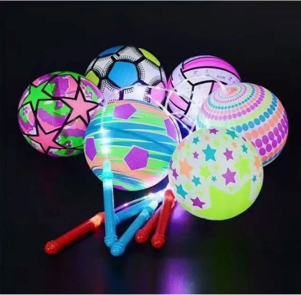 М'яч гумовий з  малюнком і паличкою на батарейках мікс кольорів С72545 Китай