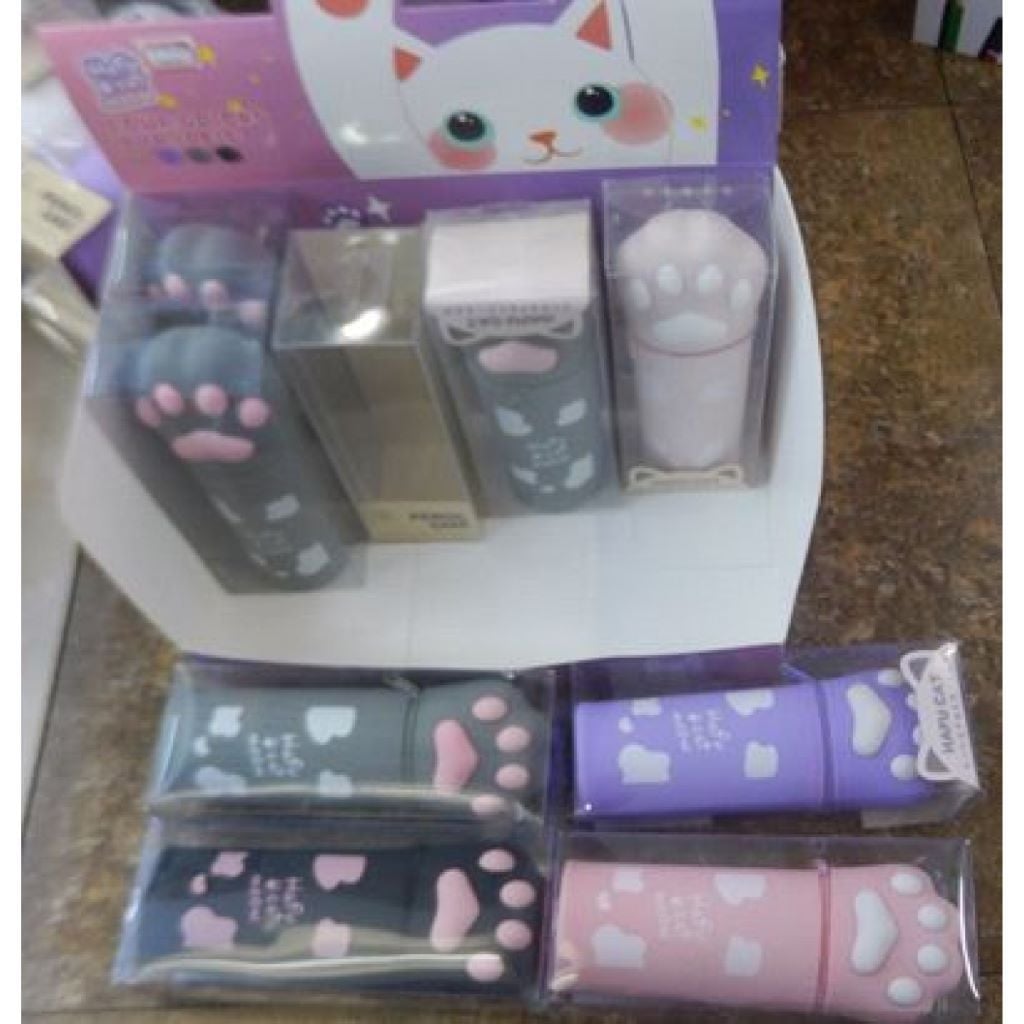 Пенал 1 віділення на блискавці 20*6*7 см Лапа силіконова мікс кольорів H-9339 Josefotten