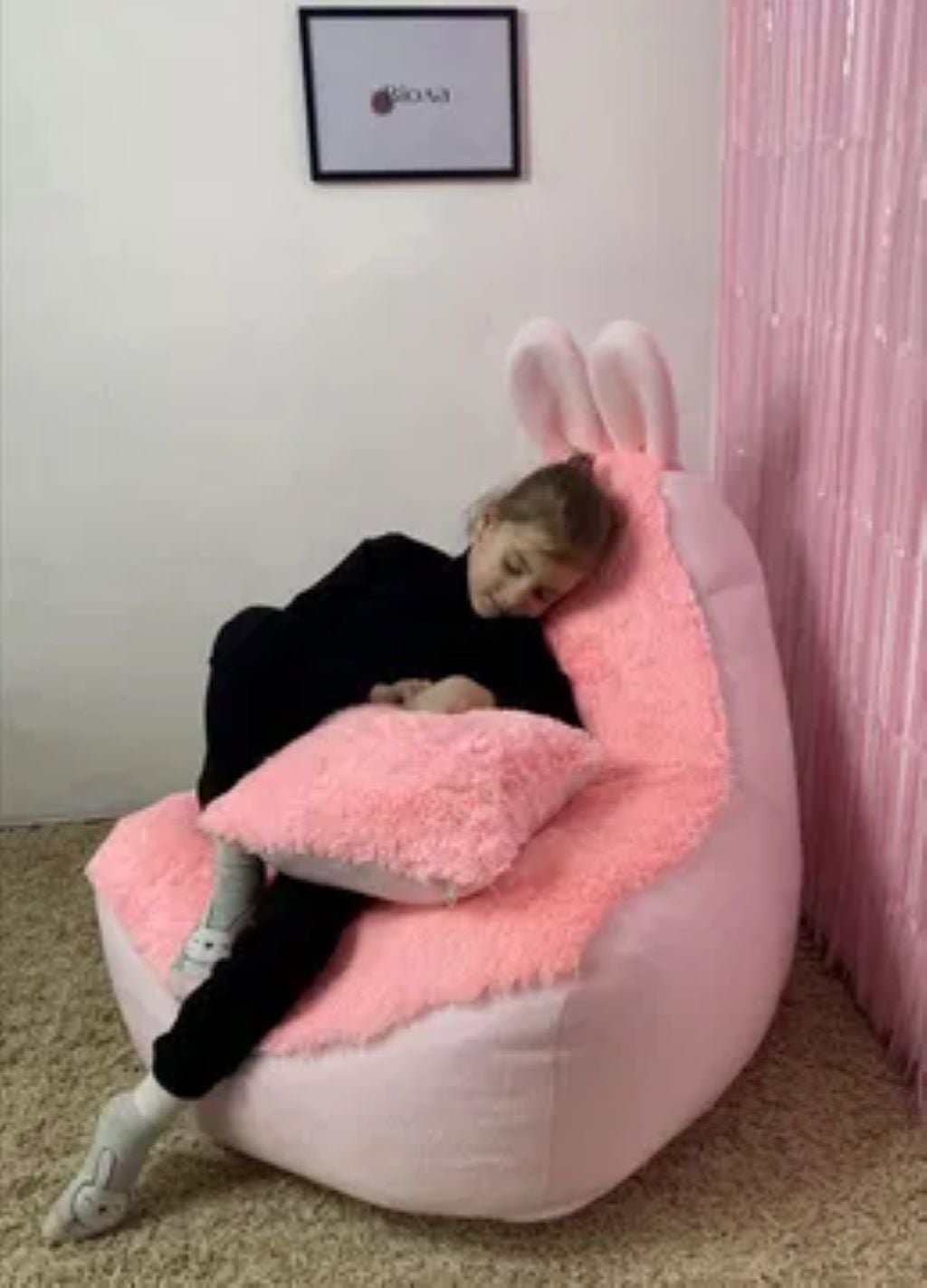 Крісло мішок 70*70см Зайка з пінопластовими кульками внутрішній чохол хутро розмір L рожевий 9995688 Віола