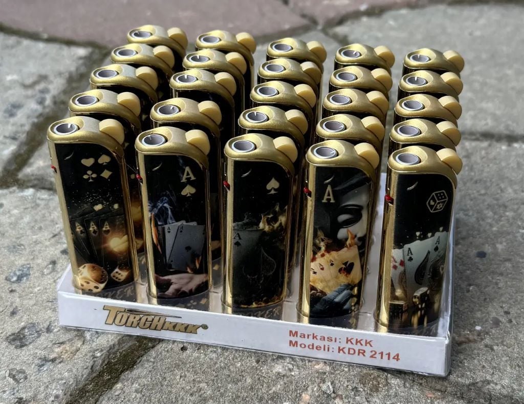 Запальничка Poker металева мікс кольорів KDR2114 Torch KKK