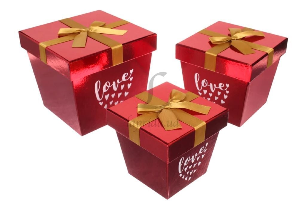 Коробка подарункова картонна Love 19*16*17см червона W1670/1 La-prida