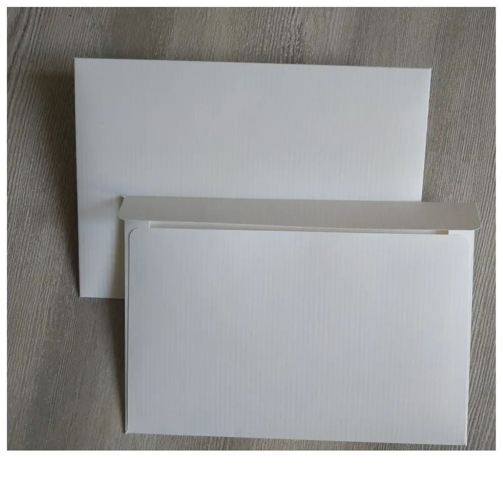 Конверт 162*229 білий С5 склеяний 80гр 3452 Україна