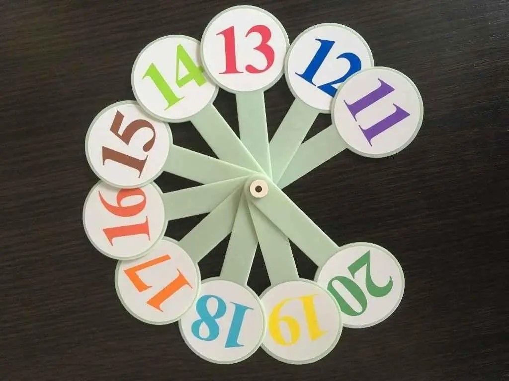 Віяло Цифри для початкової школи в пакеті 15*8см 90160 Україна