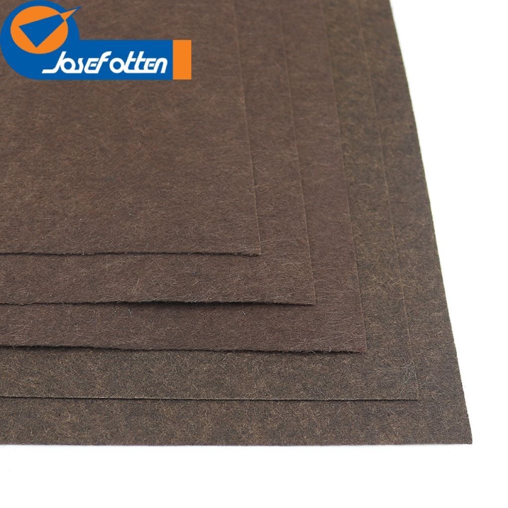Фетр А4 1,2мм темно-коричневий по шт HQ170-039 Josefotten