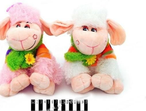 М'яка іграшка Вівця у шарфіку і кофтинці сидяча 14264 копиця