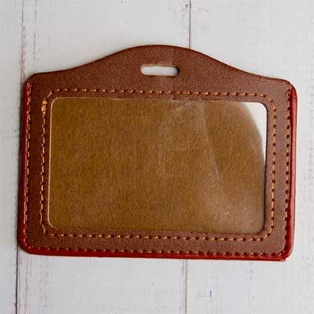 Бейджик горизонтальний шкірзам коричневий 103022 Україна