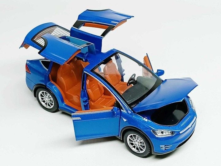 Машина метал 1:22 бат світло звук відкрив двері капот інерція коробка 29*15*14см 7574C Автопром