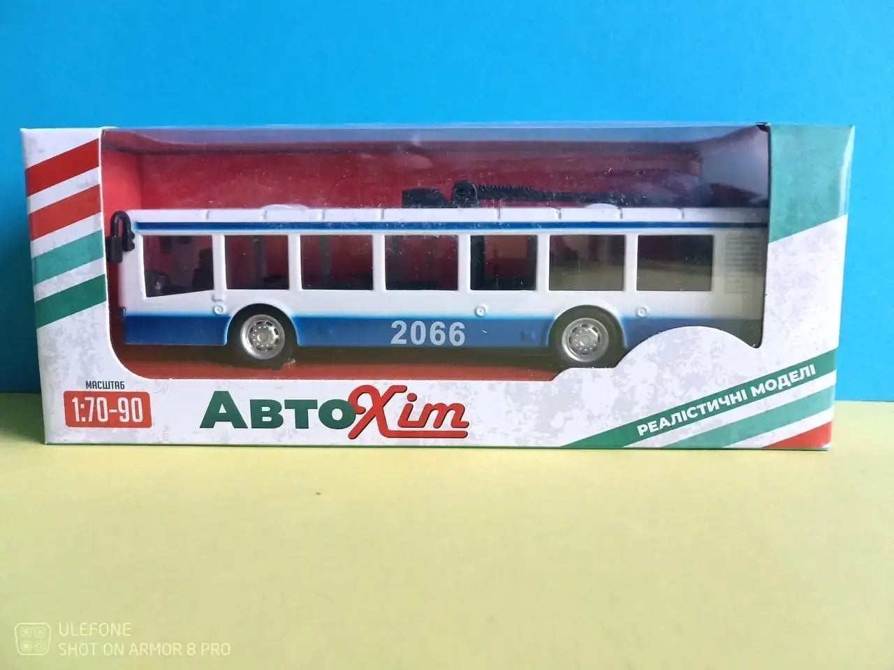 Тролейбус реалістична модель відкриваються двері гумові колеса  інерція 5661 Китай