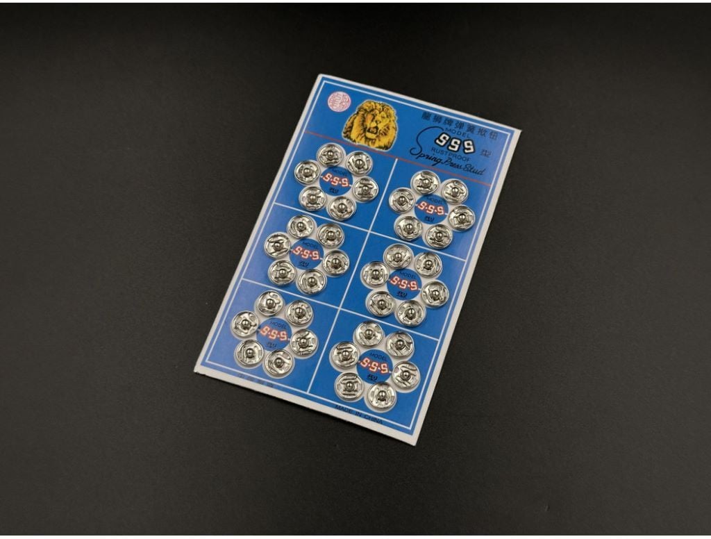 Кнопки для білизни 10мм 30шт на планшеті LK-104 Китай